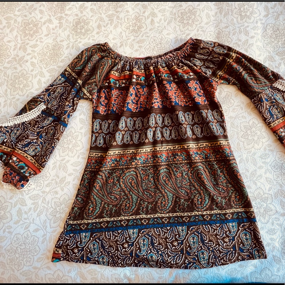 WinWin Lace Trim Sleeve Tunic